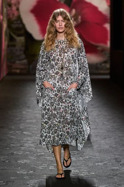 Look 70